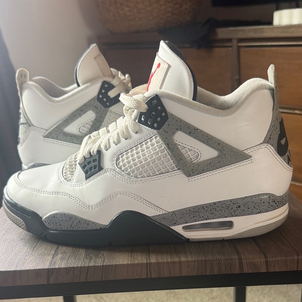 Air Jordan 4 Retro OG White Cement